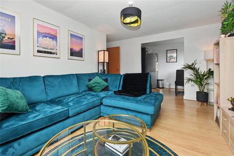2 bedroom apartment for sale, Pavilion Gardens, Farsley, Pudsey, West Yorkshire