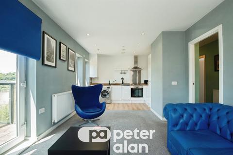2 bedroom flat for sale, Riverbank Avenue, NEWPORT