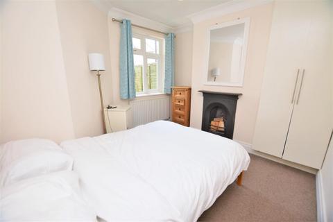 1 bedroom maisonette to rent, Kimble Road, London, SW19