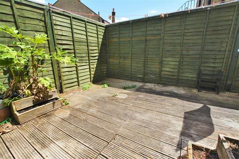 1 bedroom maisonette to rent, Kimble Road, London, SW19