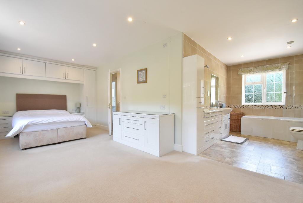 Master bedroom, en suite