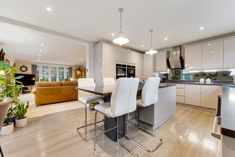 2 bedroom apartment for sale, Fulshaw Park, Wilmslow, Cheshire, SK9