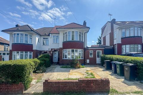 3 bedroom semi-detached house to rent, Fernside Avenue, London, NW7