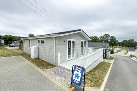 2 bedroom lodge for sale, Ashford, Kent, TN27