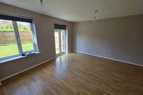 3 bedroom end of terrace house to rent, Madison Park, Westhoughton, Bolton