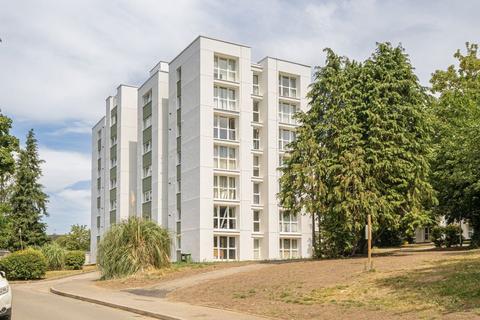 Manor Court, Weybridge KT13