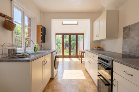 2 bedroom terraced house to rent, Howard Street, Oxford, OX4