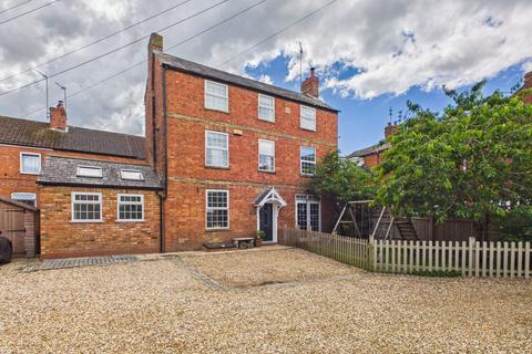 Heath Terrace, Towcester, NN12
