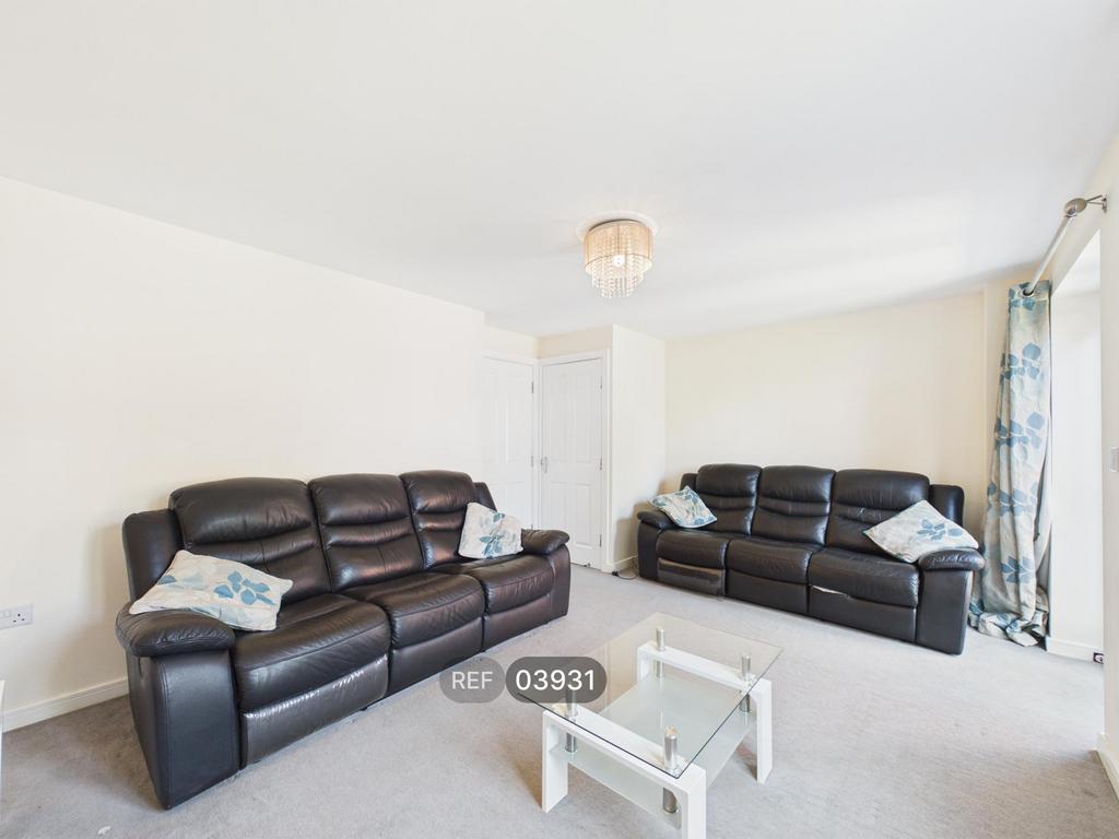 House in Ashfield, Broomhill, Hucknall - More