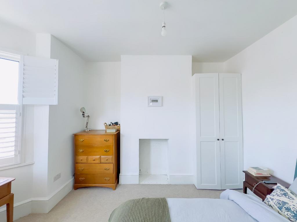 Bedroom, fireplace