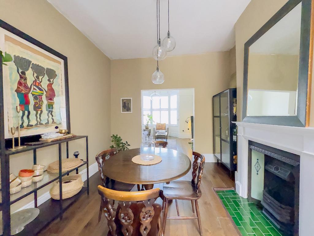 Dining room, fireplace