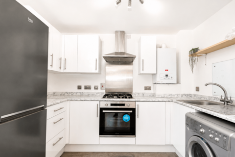 1 bedroom flat for sale, Green Court House, Mile End Road, Stepney Green, E1
