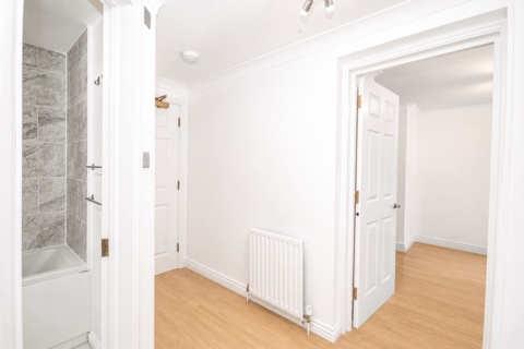 1 bedroom flat for sale, Green Court House, Mile End Road, Stepney Green, E1