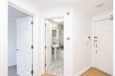 1 bedroom flat for sale, Green Court House, Mile End Road, Stepney Green, E1