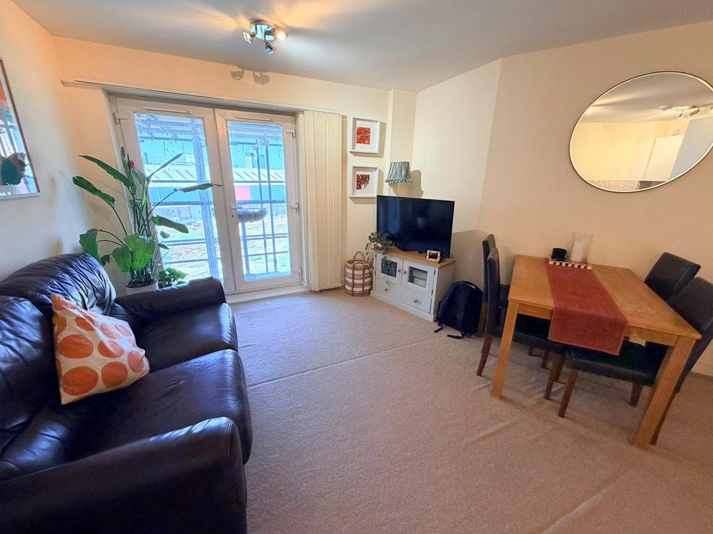 Apartment in Cardiff - View 3