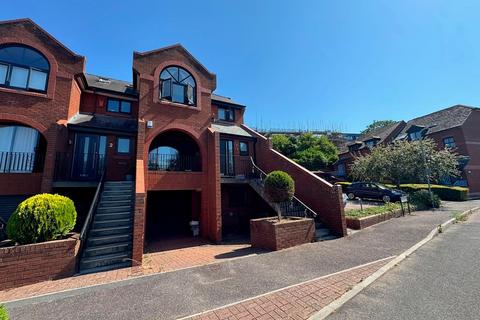 4 bedroom house to rent, Old Mill Close, Exeter, EX2