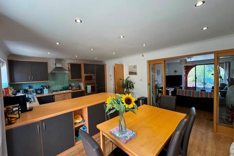 4 bedroom house to rent, Old Mill Close, Exeter, EX2