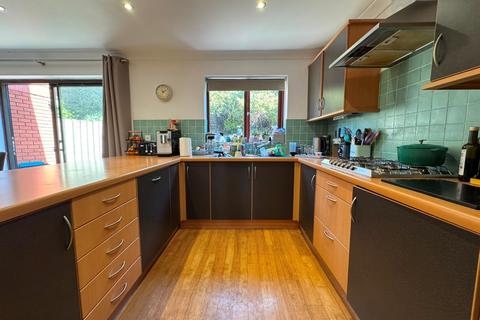 4 bedroom house to rent, Old Mill Close, Exeter, EX2