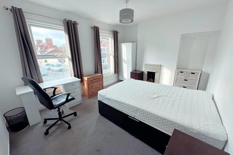 1 bedroom in a house share to rent, Kingston Road
