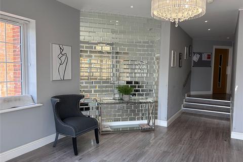 2 bedroom apartment for sale, High Road, Benfleet, Essex, SS7