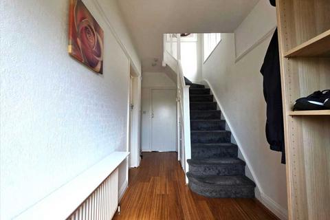 3 bedroom semi-detached house to rent, Glenwood Grove, Kingsbury