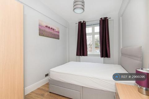 2 bedroom flat to rent, Moira Court, London, SW17