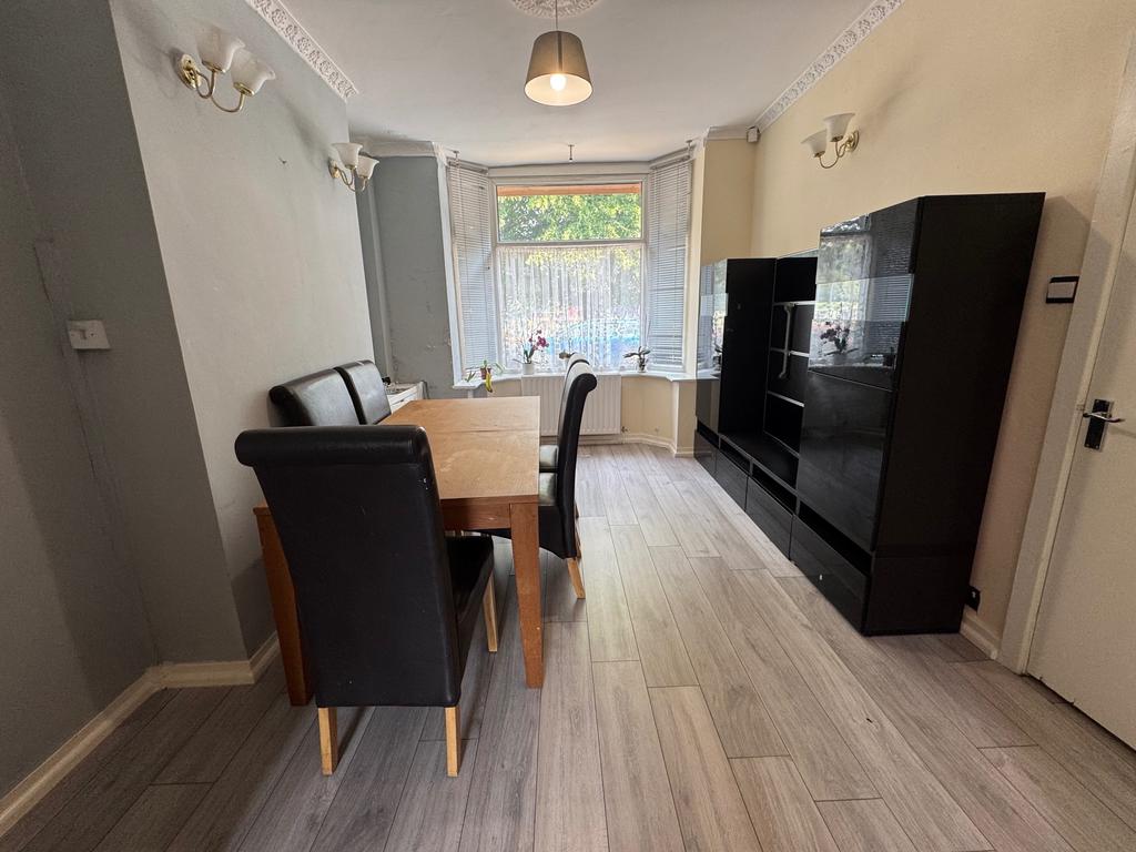 House in Manchester, Chorlton-cum-Hardy - View 2
