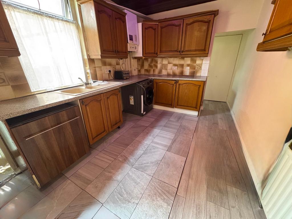 House in Manchester, Chorlton-cum-Hardy - View 4