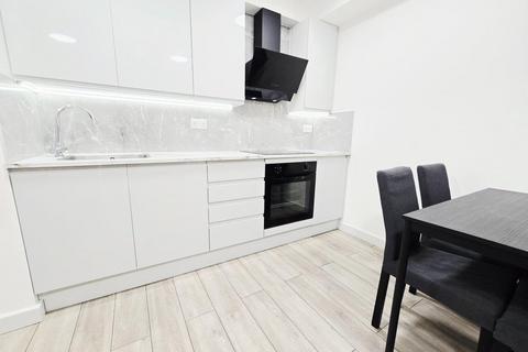 2 bedroom flat to rent, Flat 1, 50 Chatsworth Road, Clapton