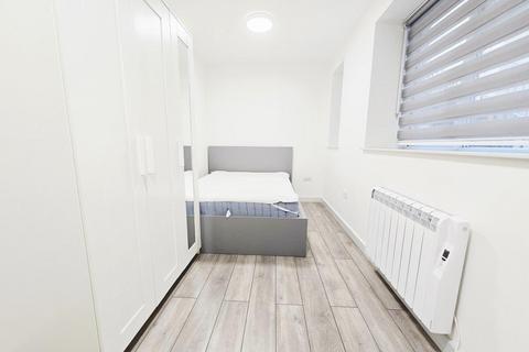 2 bedroom flat to rent, Flat 1, 50 Chatsworth Road, Clapton