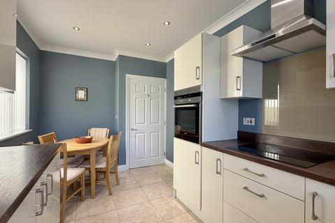 3 bedroom detached bungalow for sale, Franeth Close, Kingsteignton, Newton Abbot