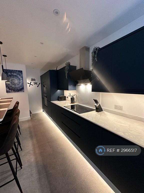 House in London - View 3