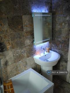 1 bedroom in a house share to rent, Browning Road, London, E12