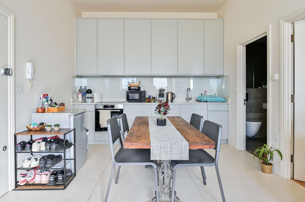 Apartment in London - View 3