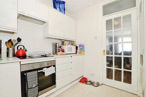 3 bedroom terraced house to rent, Trinity Close, Northwood, HA6