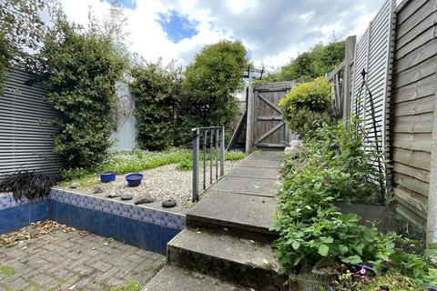 3 bedroom semi-detached house for sale, Bull Head Street, Wigston