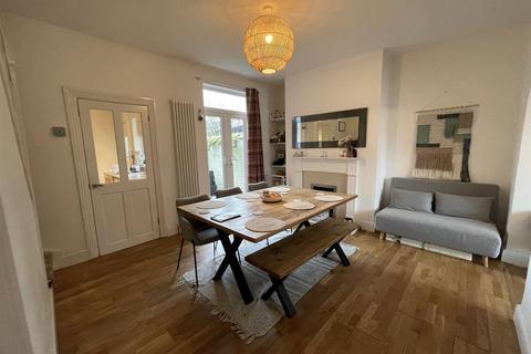 2 bedroom end of terrace house to rent, Pollen Road, Altrincham