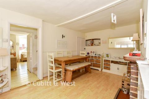 3 bedroom character property for sale, Lower Street, Pulborough RH20