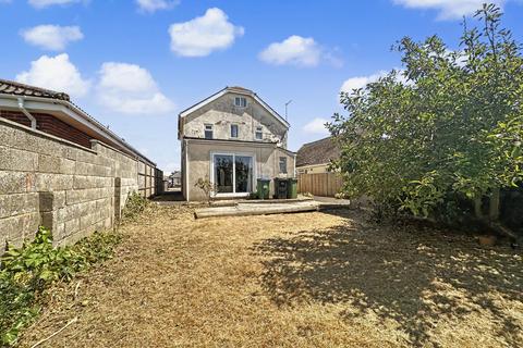4 bedroom detached house for sale, Gladys Avenue, Peacehaven, BN10 8RN