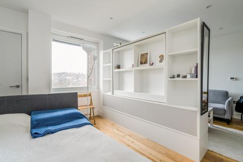 Studio to rent, Molesworth Street London SE13