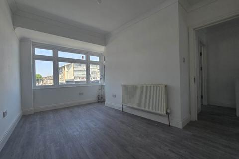 2 bedroom flat to rent, Barking Road, East Ham, E6 2SA