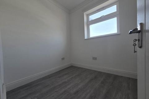 2 bedroom flat to rent, Barking Road, East Ham, E6 2SA