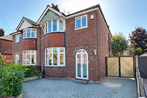 3 bedroom semi-detached house to rent, Ash Grove, Timperley