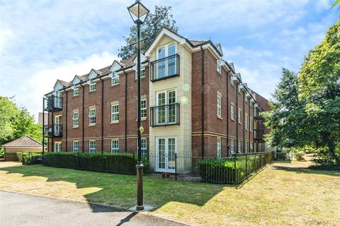 2 bed flat/apartment for rent in Brunel Court, Newbury, RG14