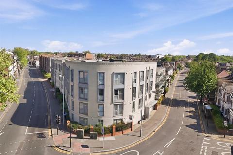 3 bedroom flat for sale, Brunel House, Leytonstone