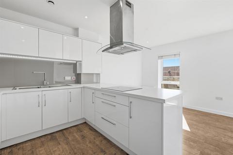 3 bedroom flat for sale, Brunel House, Leytonstone