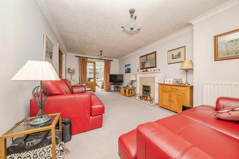 4 bedroom detached house for sale, Spire Chase, Sudbury