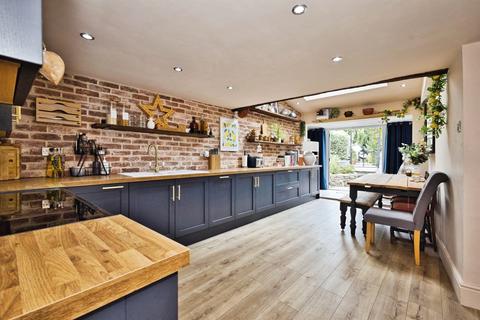 3 bedroom character property for sale, Main Street, Ash, Martock