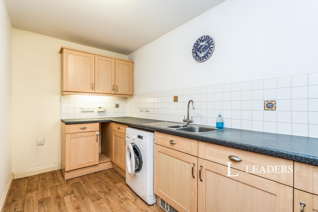 Apartment in Southampton, Millbank, Bitterne Manor - View 4