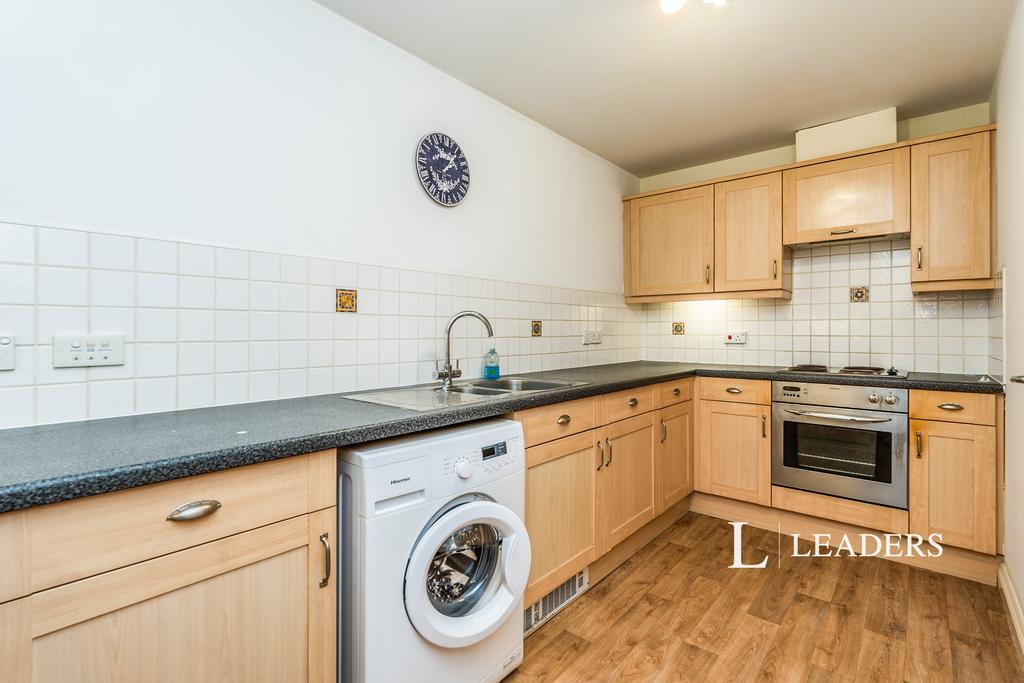 Apartment in Southampton, Millbank, Bitterne Manor - View 5